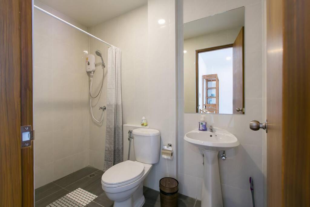 Wow Academy & Stay Soi Tai-Aed 2B photo 3