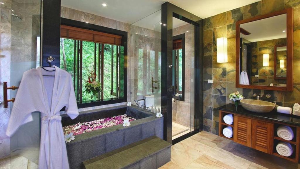 Seaview Villa Yang Som at Surin Beach photo 3