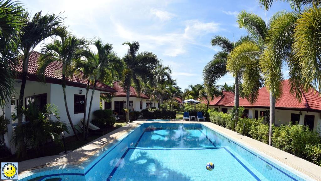 D&K Smiley Phuket Resort — photo 1