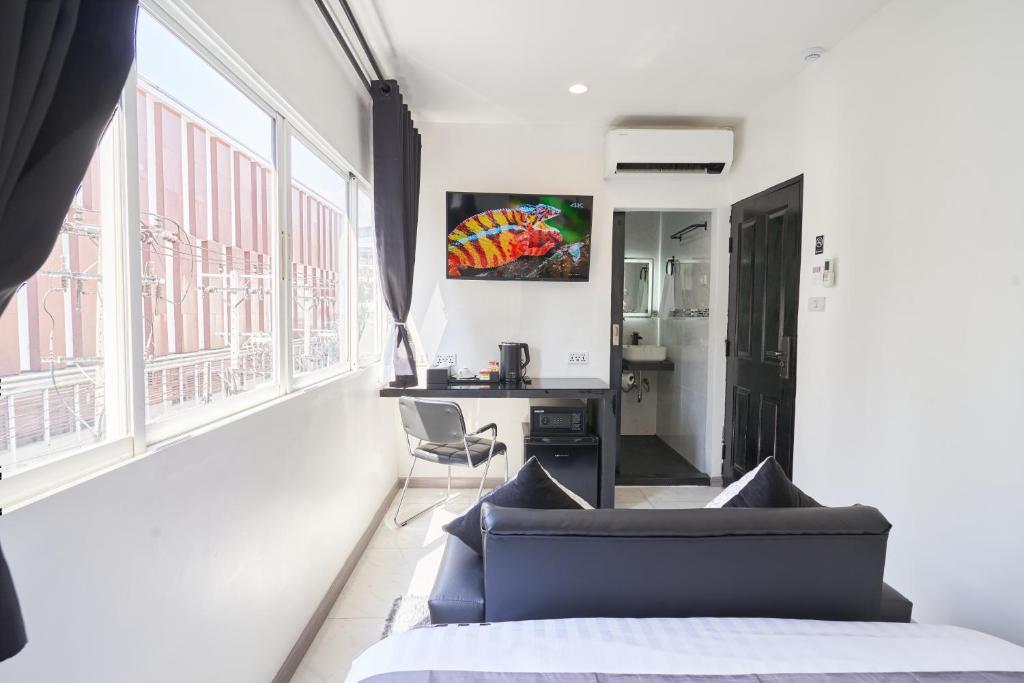 Thonglor Suites Hotel photo 3