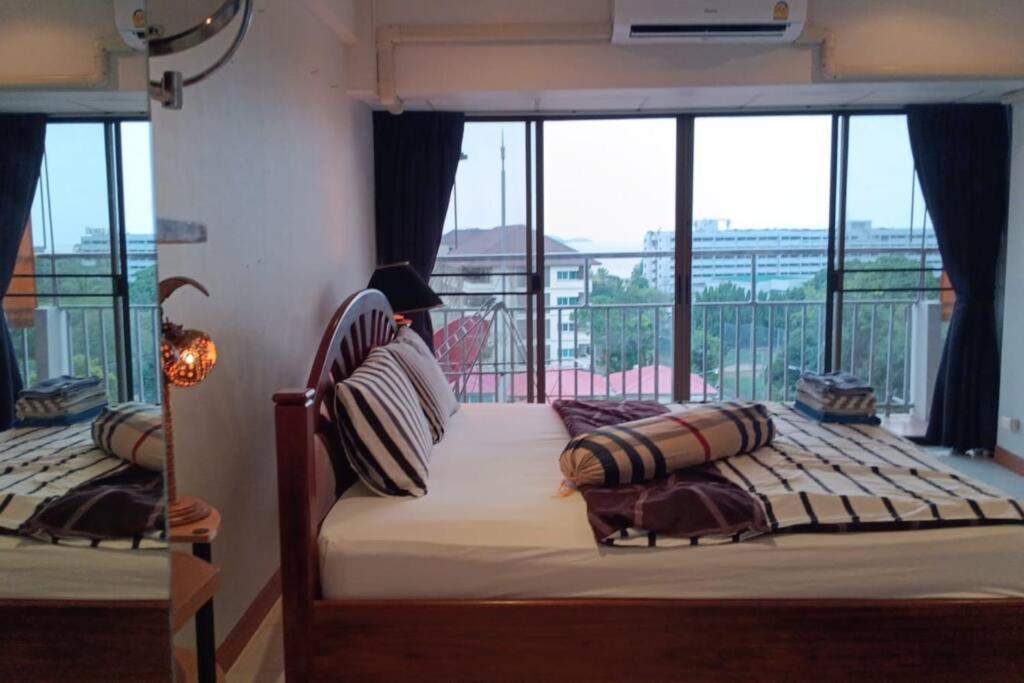 sombat condo seaview 1 bedroom 71 photo 2