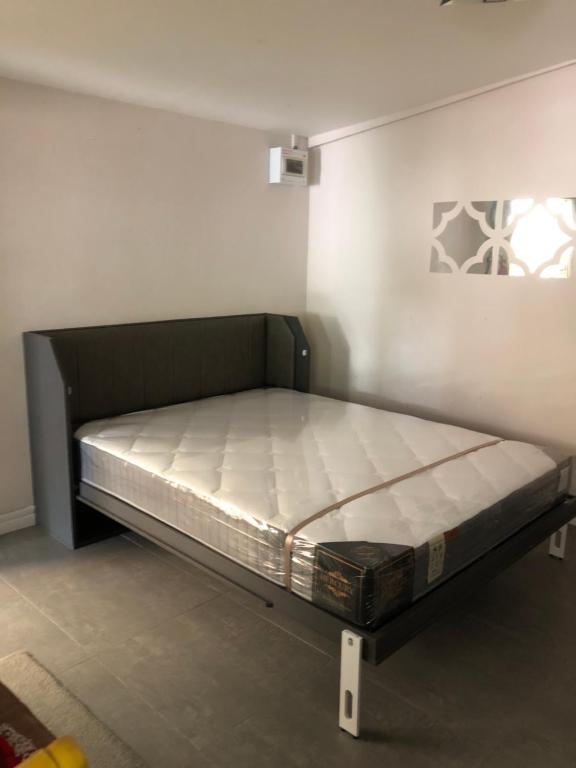 Silver Room Guest House Very Close Bangkok Hospital photo 2