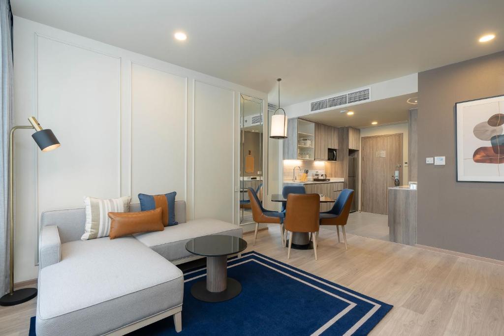 Staybridge Suites Bangkok Sukhumvit by IHG photo 2