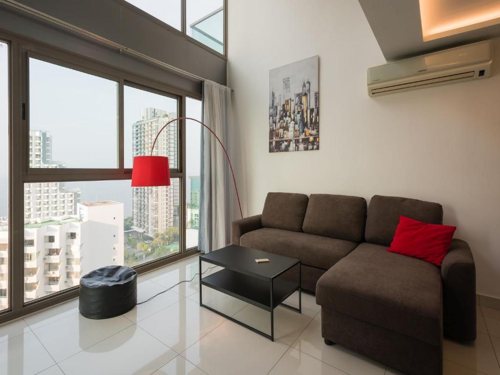 Wongamat Tower Apartments — photo 1