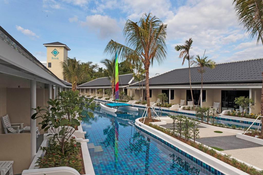 Tuana Hotels Brook Pool Access photo 2
