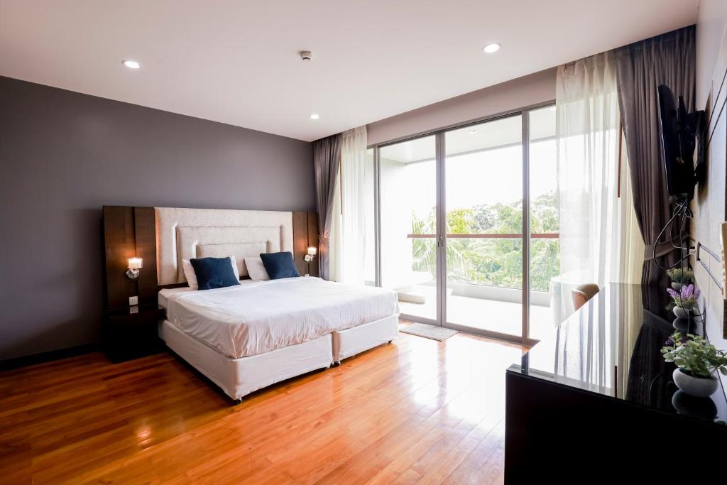 The Regent Bangtao Apartments gorgeous view of the jungle — photo 1