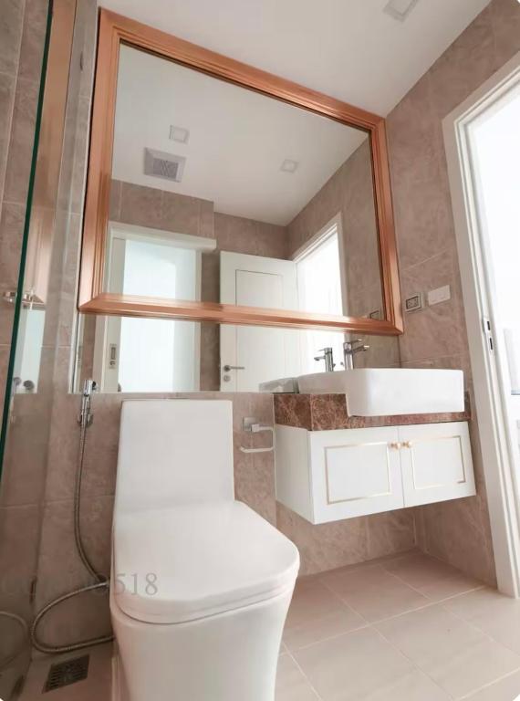 Empire Tower Luxury Suite - City View photo 3