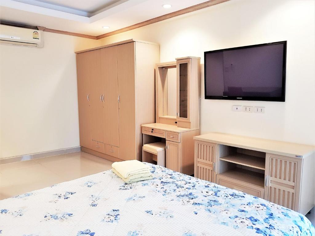Sea view apartment Jomtien beach condominium 12th Floor photo 2