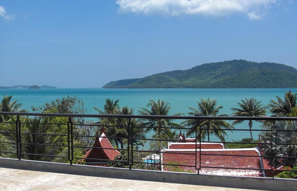 13 - Seaside Bliss Overlooking Rawai Beach — photo 1