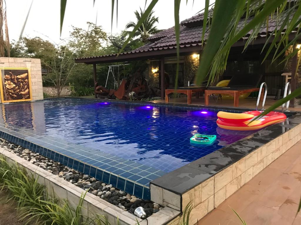 Rock Garden E28 4 bedroom Pool villa — photo 1
