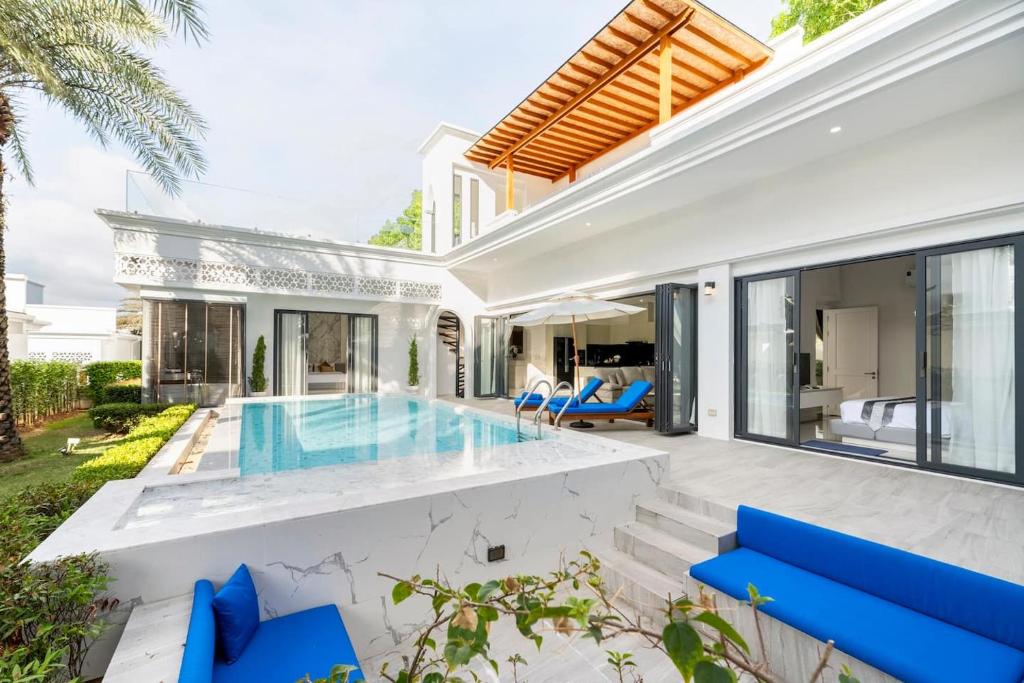 Menara - 3 BR Private Pool Villa - Moroccan Inspired - Bangtao Beach photo 2