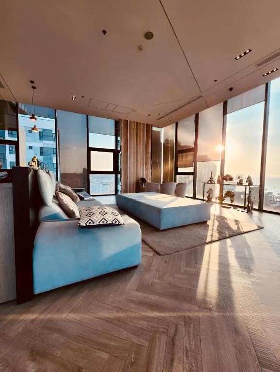 The Base Central Pattaya - Rooftop Pool and Lounge photo 2