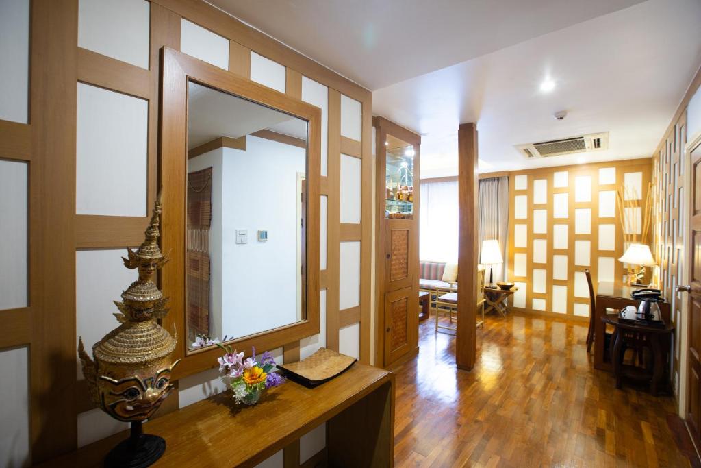 The Tarntawan Hotel Surawong Bangkok photo 3