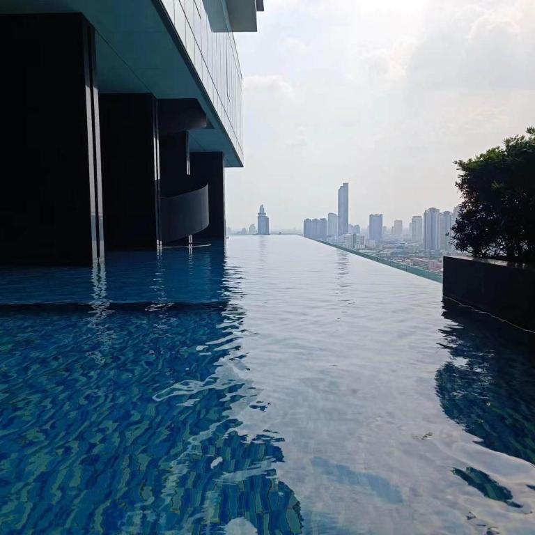Sathon Luxury High-rise Apartment City View KingPower photo 3