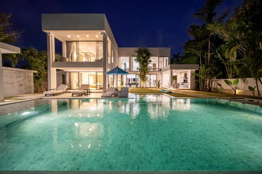 Lumière Villas Phuket - Golfside Retreat in Laguna photo 2