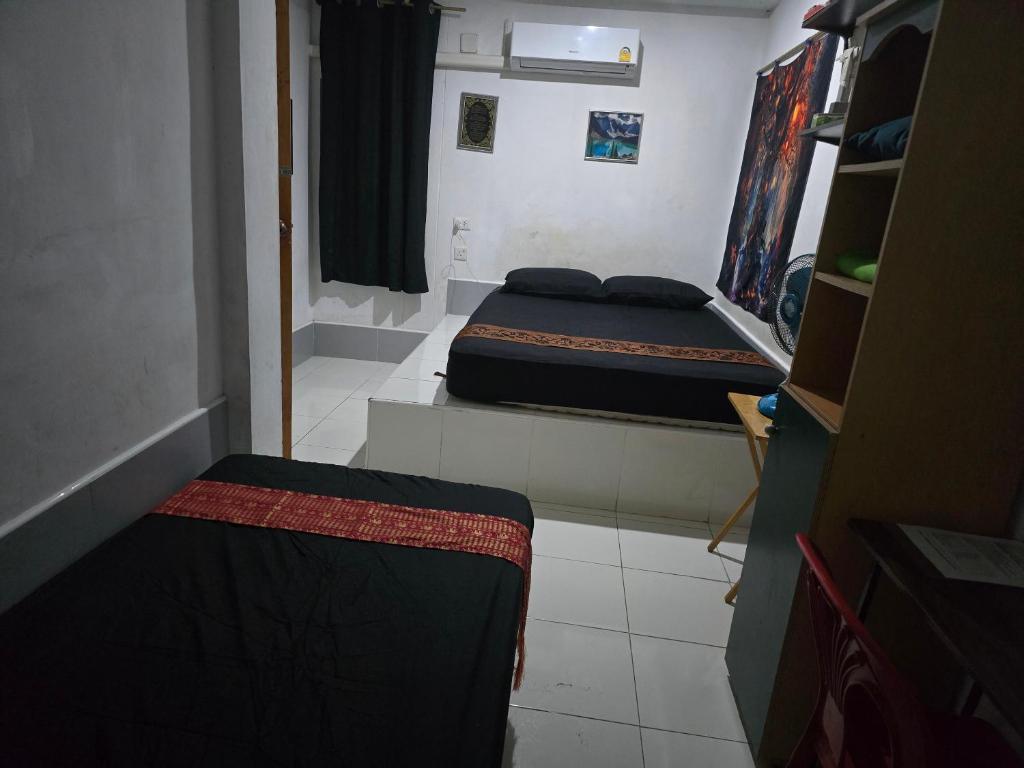 Jatujak Bangkok guesthouse R8 — photo 1