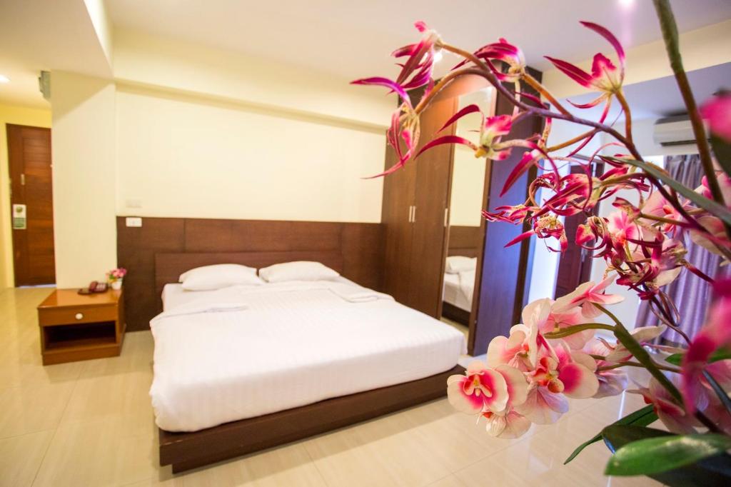 The Loft Resort Bangkok photo 2
