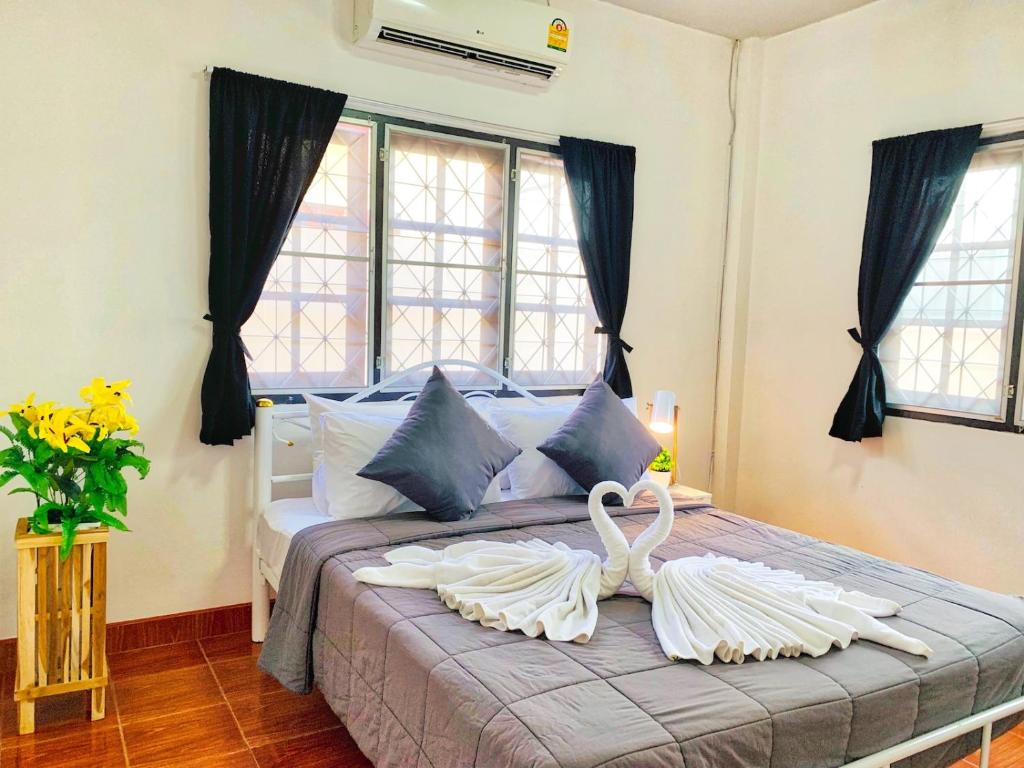Thai Orange Villas - Private Pool Villas - Modern & Privacy photo 2