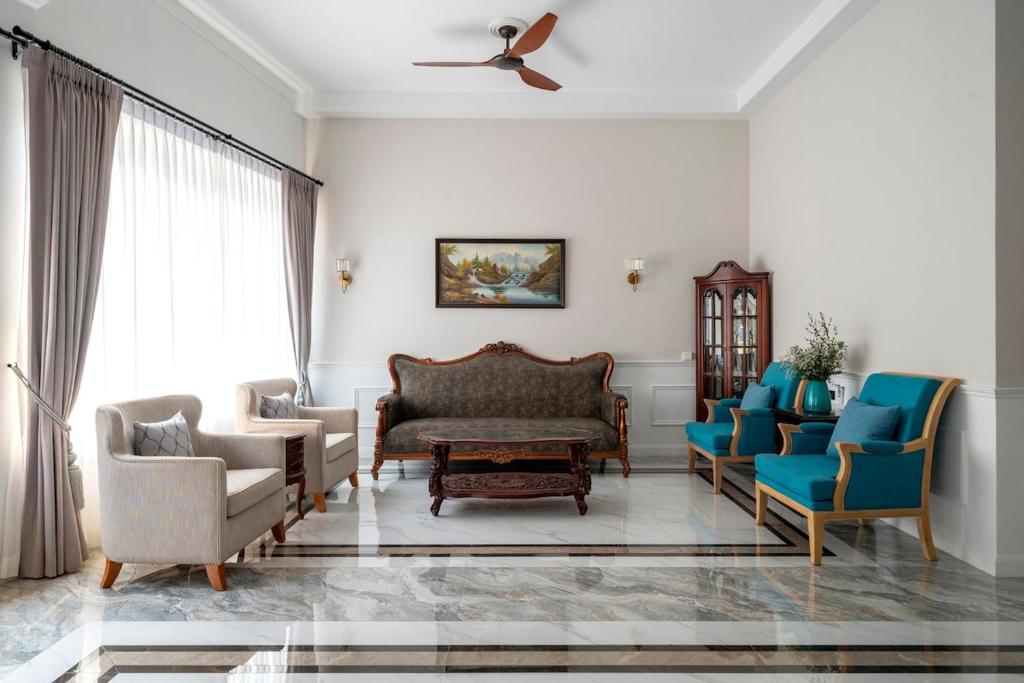Sclass Penthouse Luxury 8-Bedrooms Center Old City — photo 1