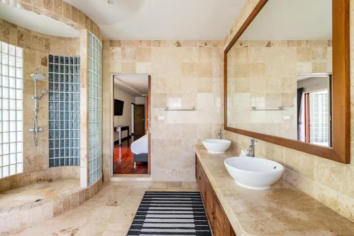 Surin villa by Pattara photo 3