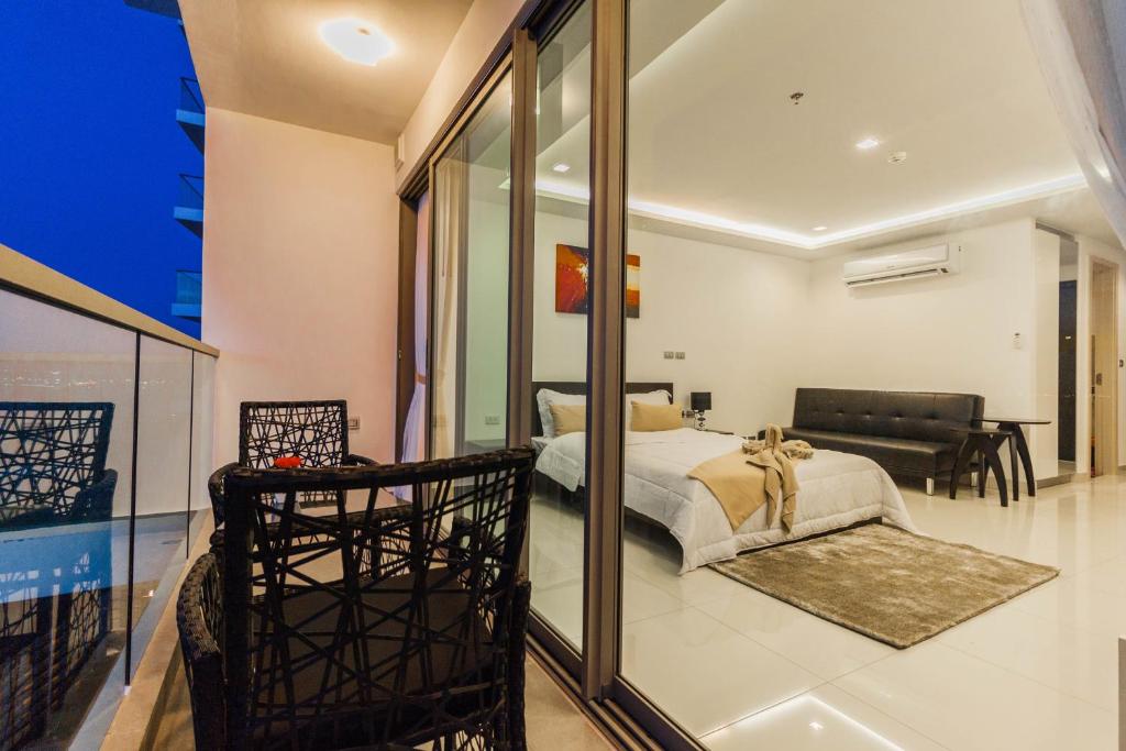 Wongamat Tower by Pattaya Sunny Rentals photo 2