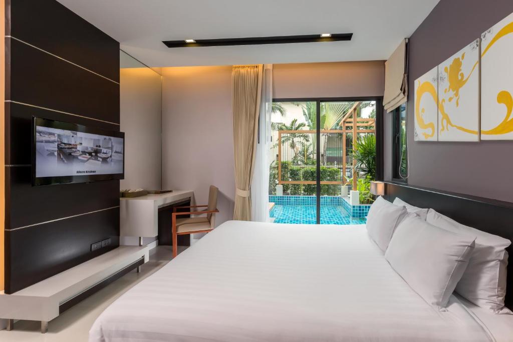 The Charm Resort Phuket photo 2