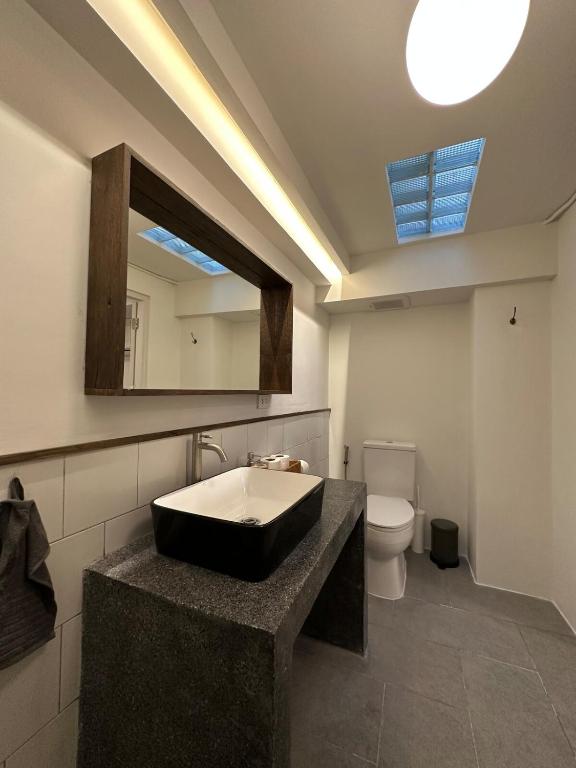 Stylish duplex 2 BR apartment - 3 mins walk to BTS Nana photo 3