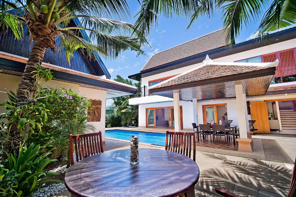 Tropicana Pool Villa photo 3