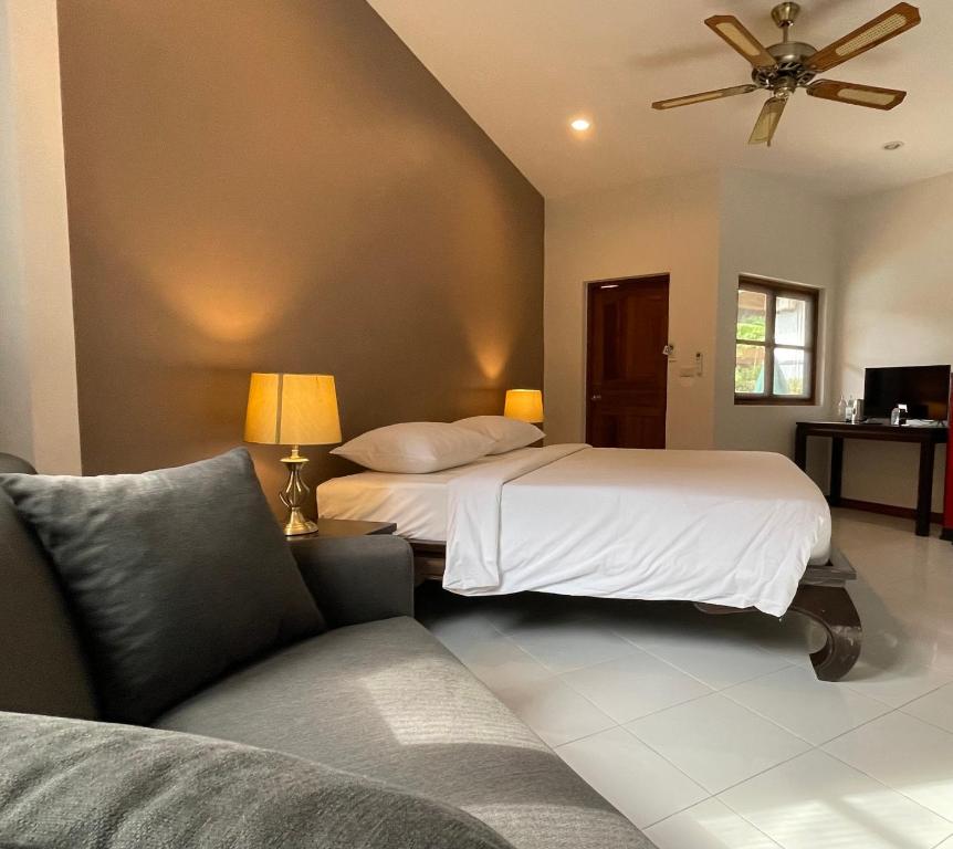 The Pace Phuket Boutique Resort photo 2