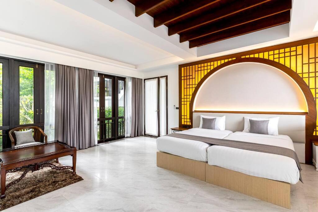Sclass 2 Luxe Pools Villa & Breakfast photo 2