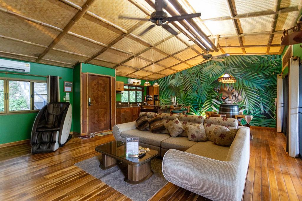 The Parrot Inn Kanchanaburi — photo 1