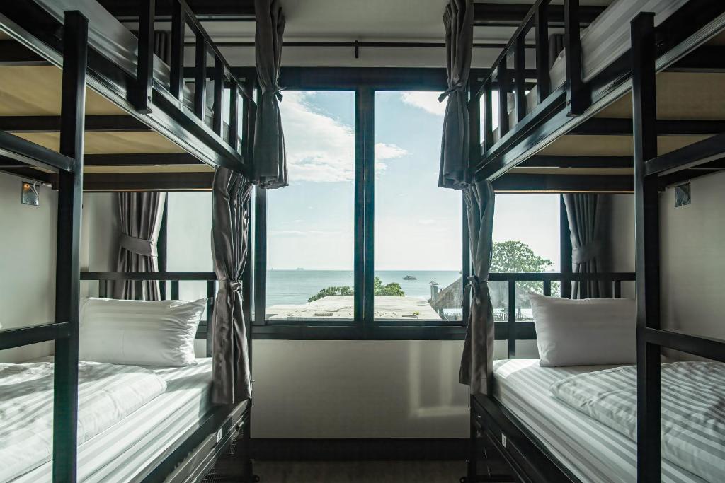 Sea Beach Hostel & Club Beachfront 18-39 years only photo 2