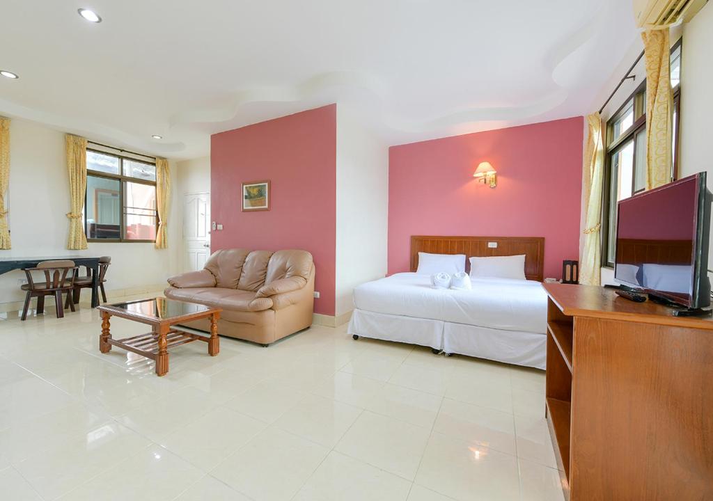 Sun and beach hotel photo 2