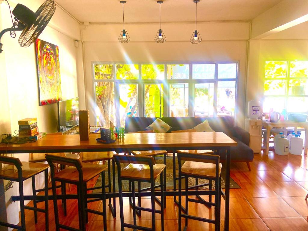 See Sea Backpackers House photo 2