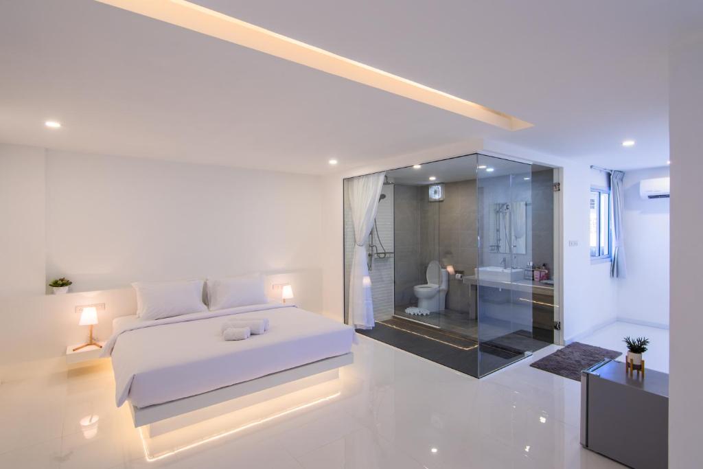 Thewhitehotel BY Charoensri - SHA Extra Plus photo 2