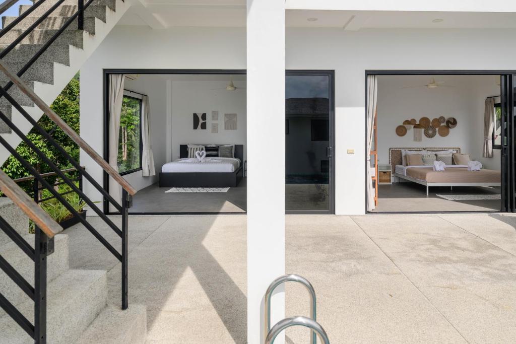 Sunset villa rooftop with pool 180 Seaview photo 2