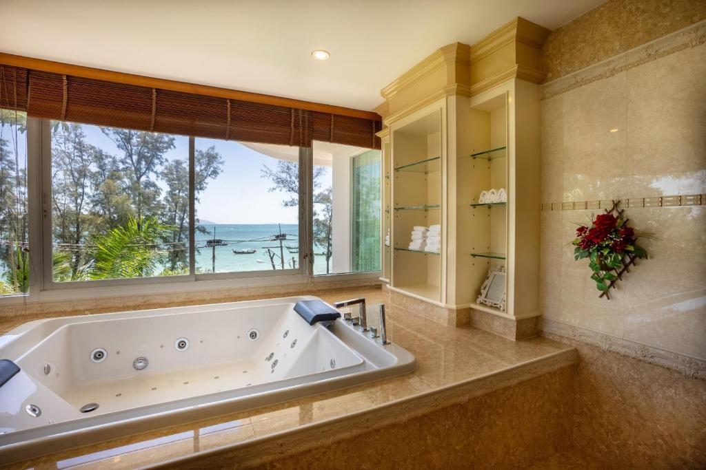 Two bedrooms Penthouse Seaview Rawai Beach Phuket photo 3