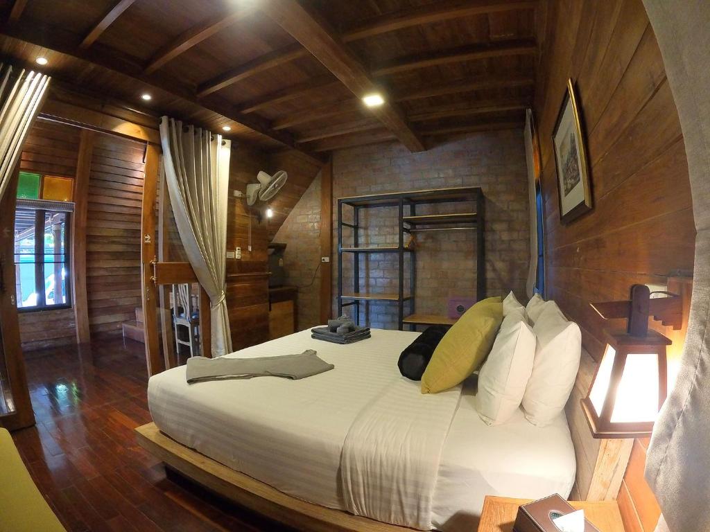 Tolani Riverside Villa photo 2
