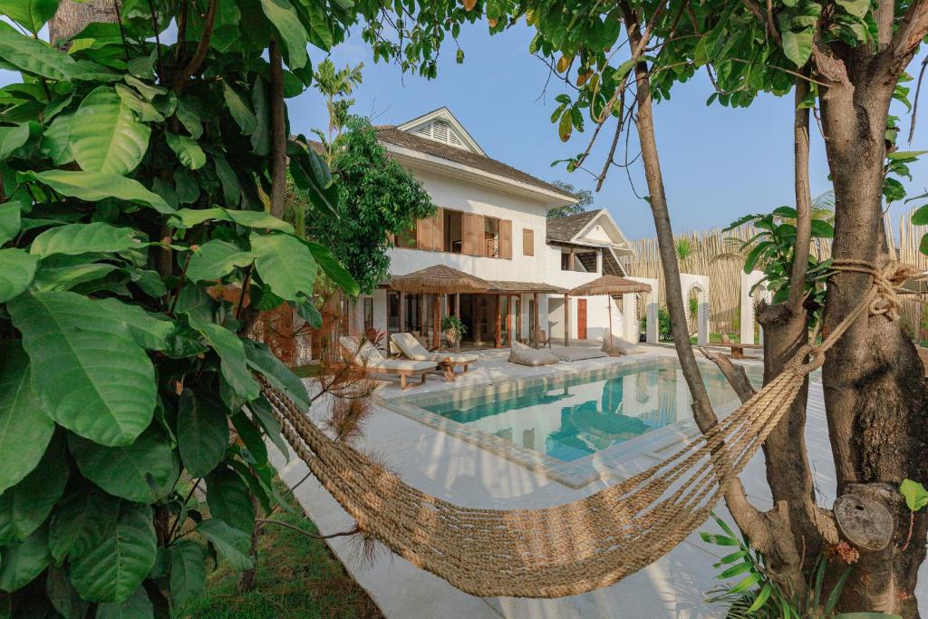 TANPURI Watket - 8-Bedrooms Villa with Private Pool in the Old Town City - PRIME LOCATION — photo 1