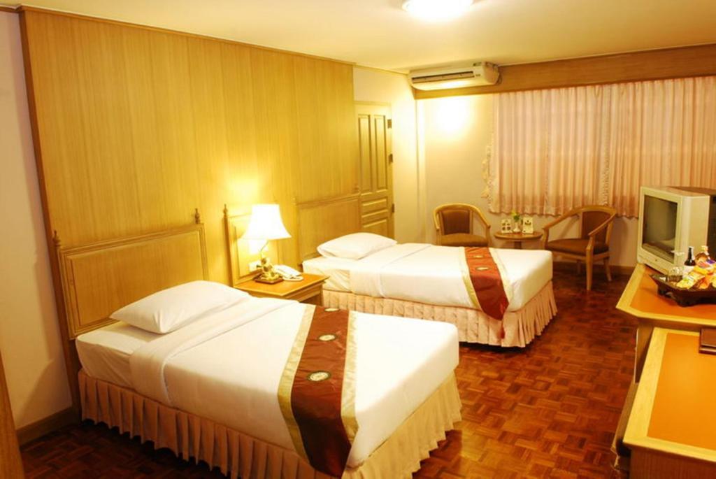 Silom Village Inn photo 2