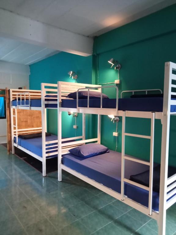 TIKI HOSTEL — photo 1