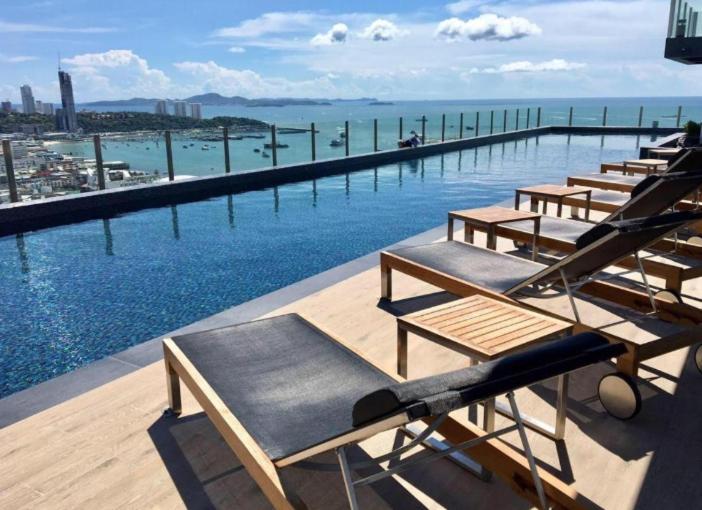 The Base Central PATTAYA 2BED King&Queen SKY SeaView & Infinity Pool photo 3