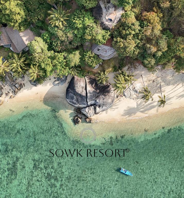 Somewhere Only We Know Resort — photo 1