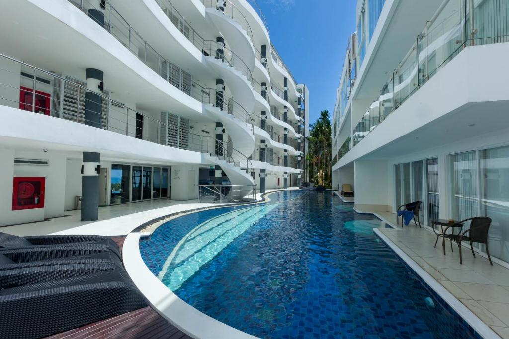 Sunset Plaza by RESAVA — photo 1