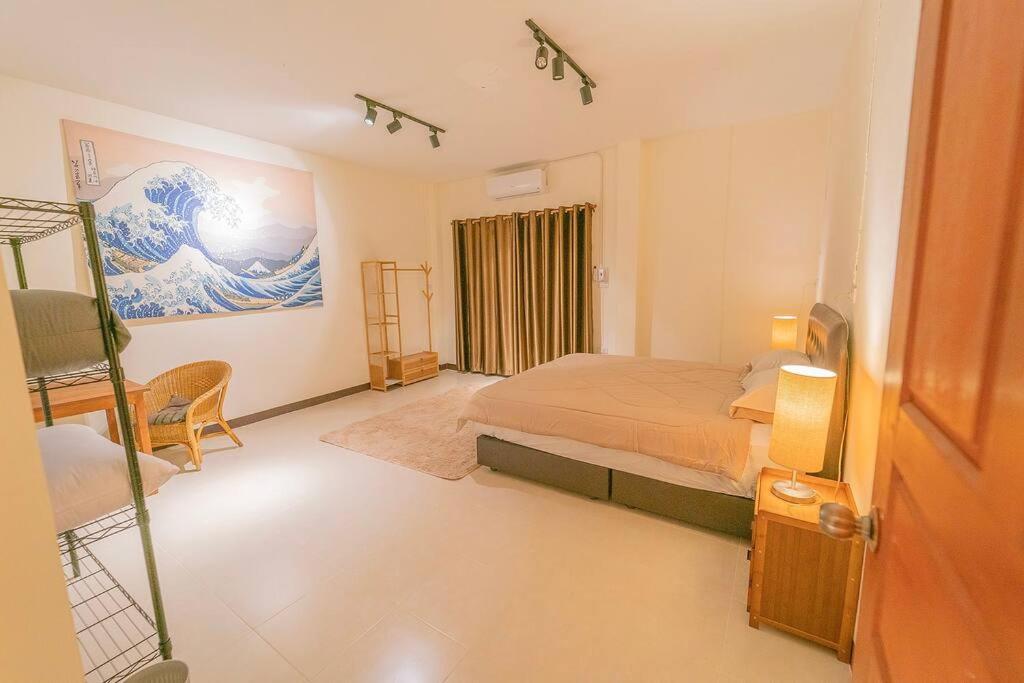 The Town House photo 2