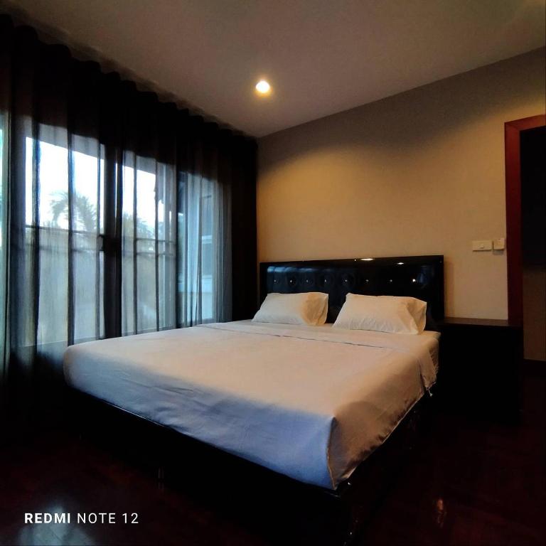CHILLI's Homes2 photo 2