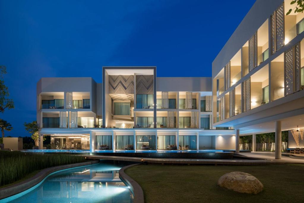 The Signature Hotel Airport photo 2