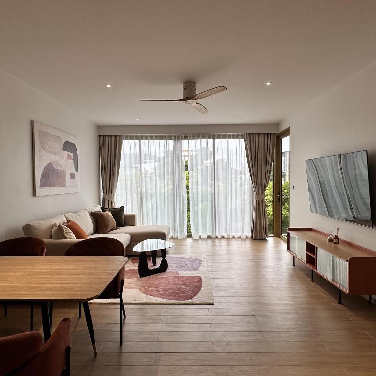 1 bdr Mountain View Apartment 50 m from Bangtao Beach photo 2