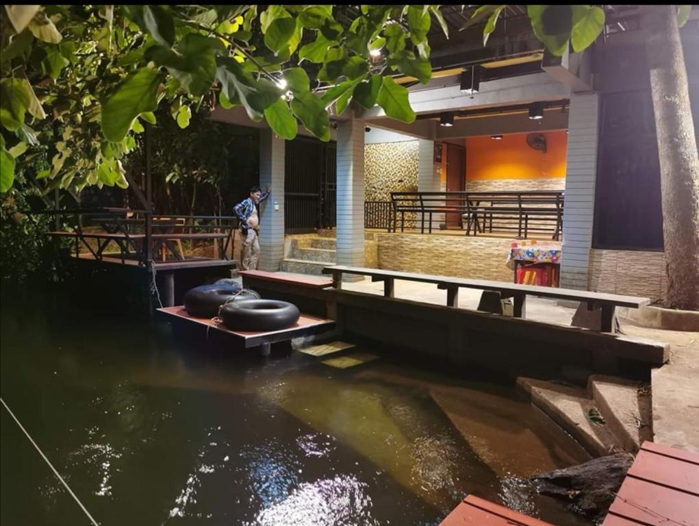 Kaengkrachan River Hut photo 2