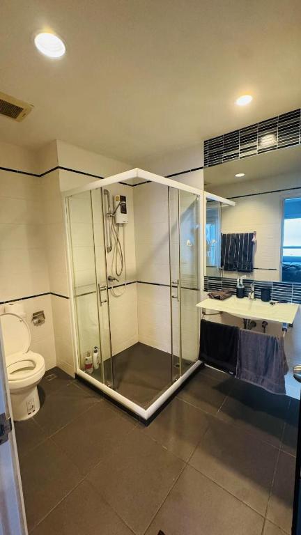 Seaview Condo The scenery is beautiful photo 3